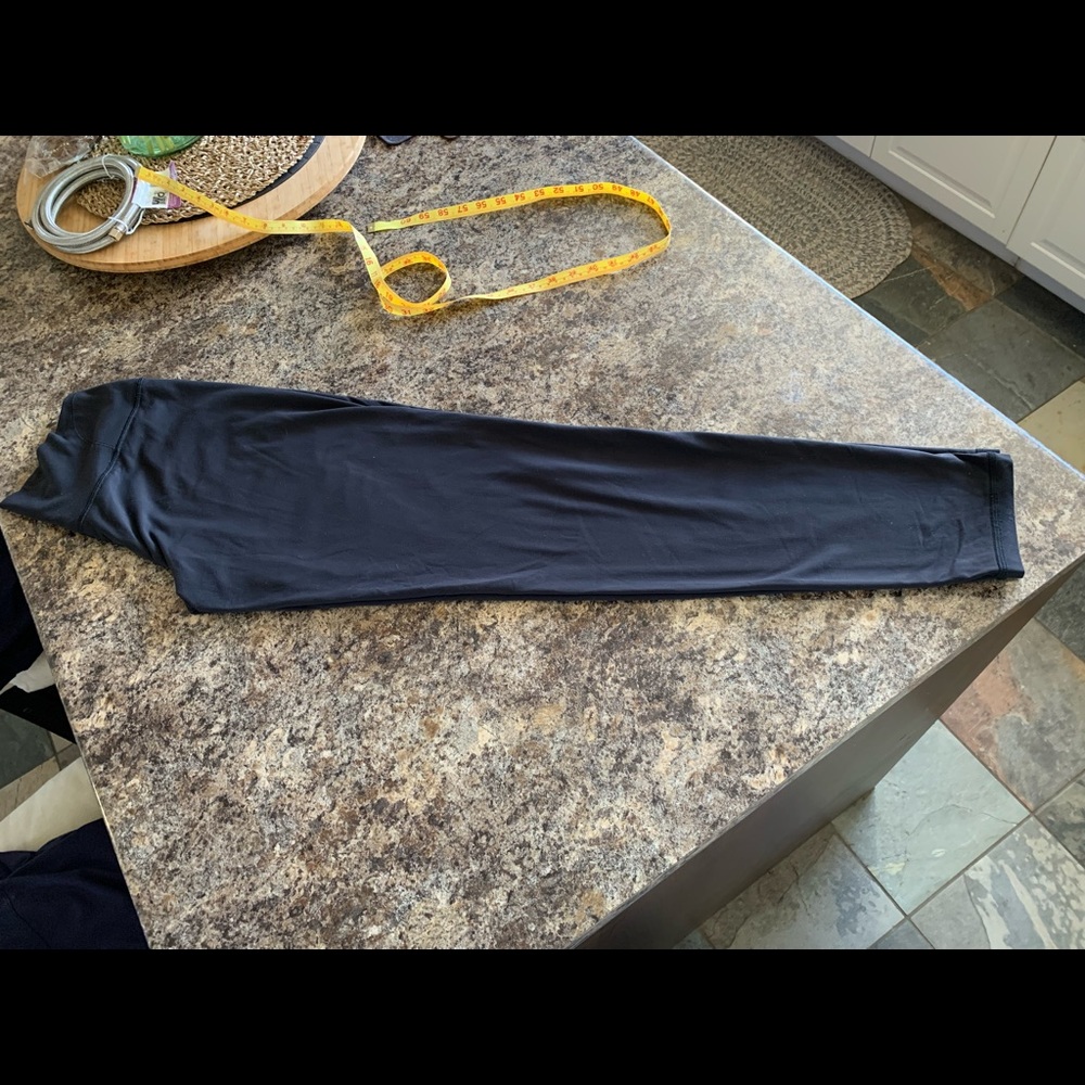 LuLu leggings . Buttery soft  size 8